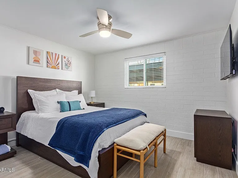 6936 E 4th St #7 — Photo 9
