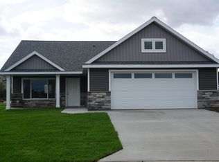 11 Abbey Ln NW, Kasson, MN 55944