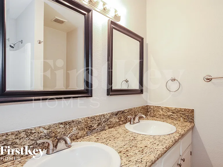 3301 W Mountain View Rd — Photo 12