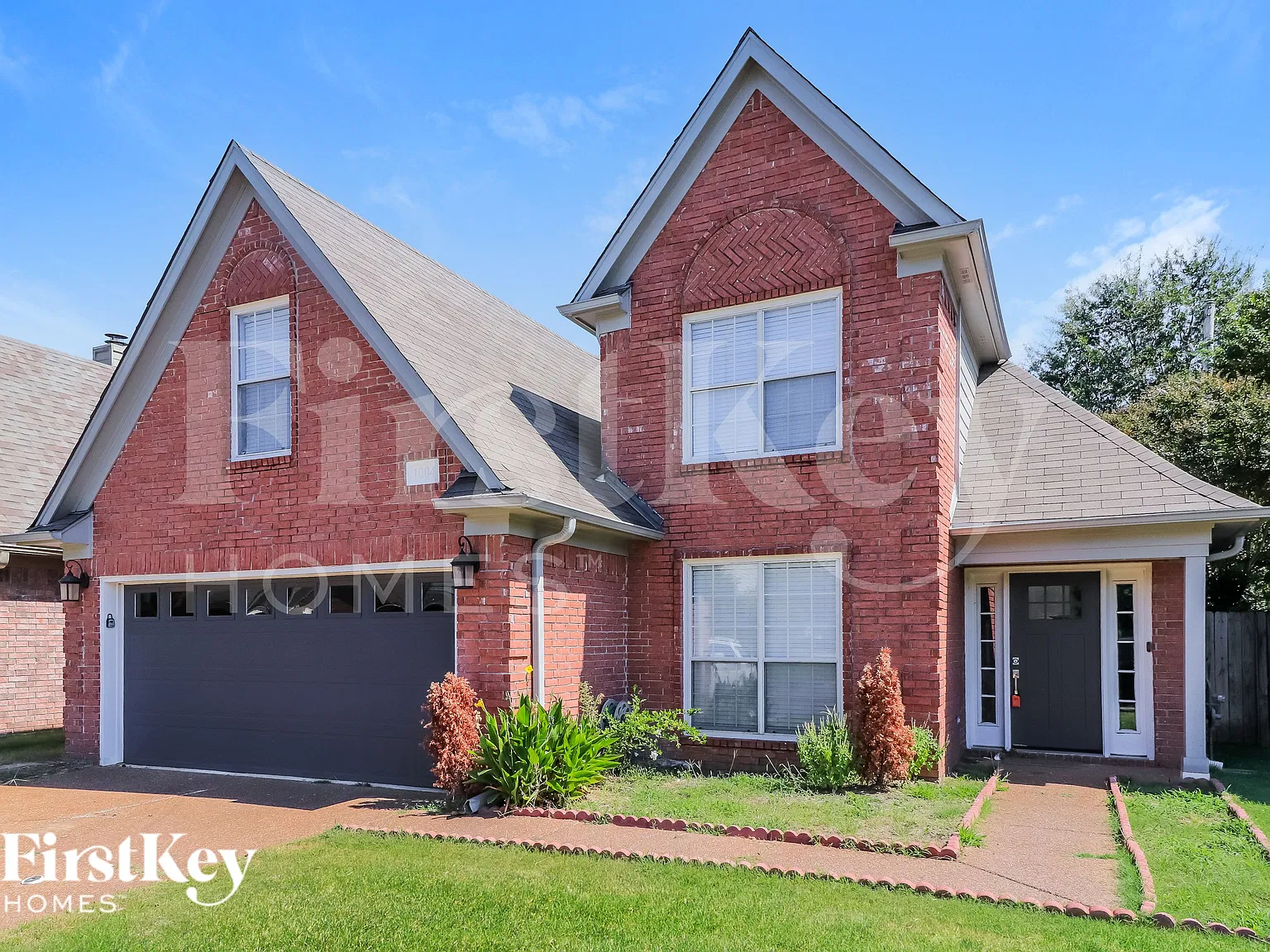 4 bed, 2.5 bath, 1985 sqft, $1,990 — Photo 2