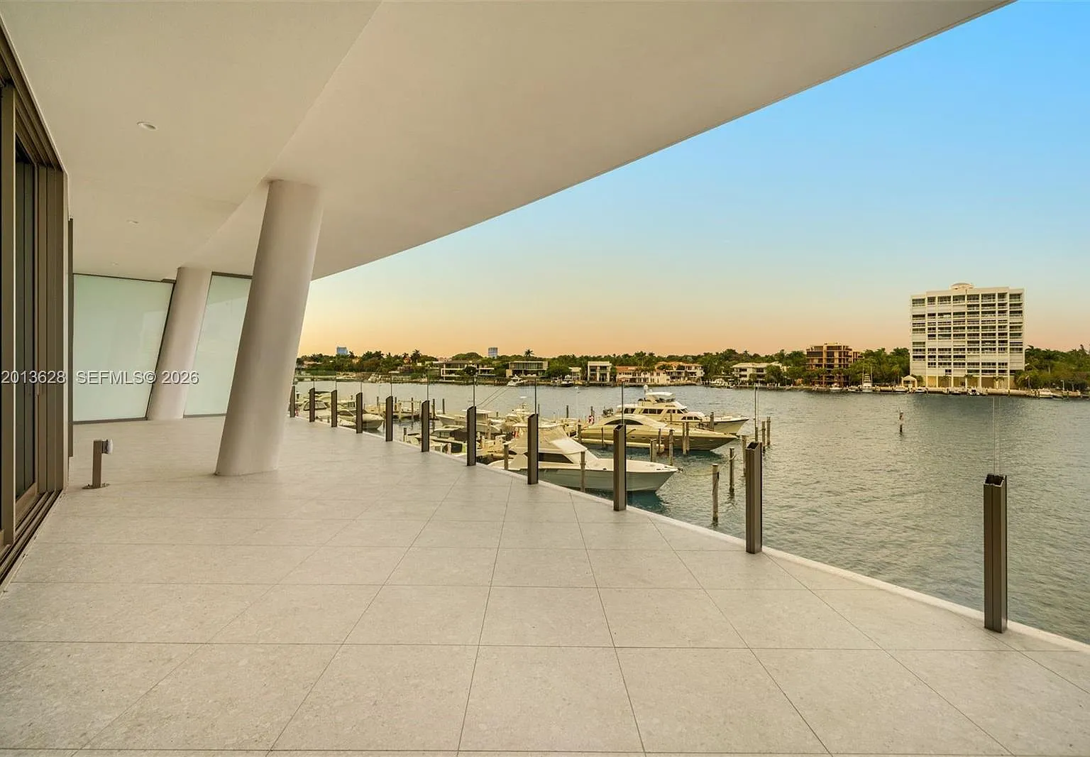 3 bed, 3.5 bath, 2433 sqft, $35,000 — Photo 3