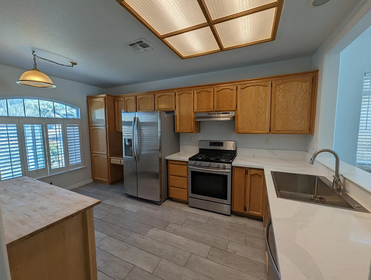 Building Photo - 150 Lembi Dr