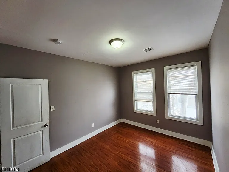 146 Hollywood Ave — Photo 22
