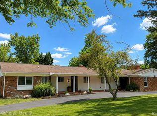34281 Thornbrook Dr, Farmington Hills, MI 48335