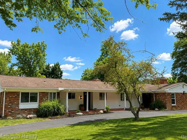34281 Thornbrook Dr, Farmington Hills, MI 48335