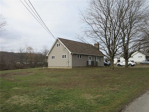 3rd image of 932 Marion Ave