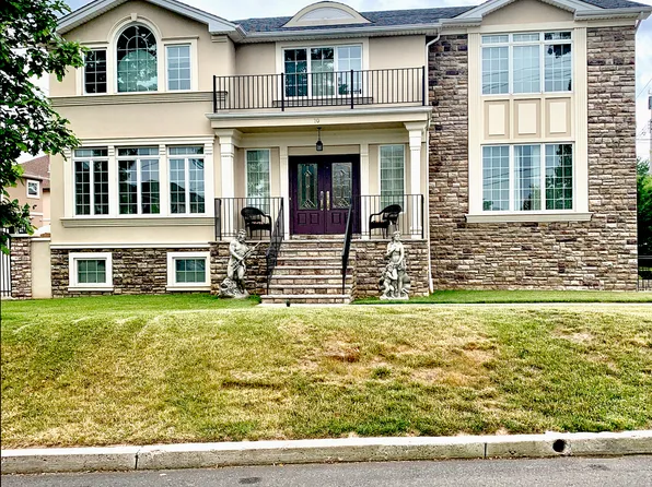 70 Bay Side Lane image 1 of 31