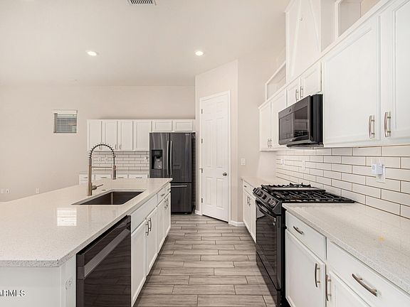 4th image of 3133 E SUNRISE Place