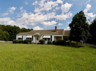 319 3rd St SW, Hildebran, NC 28637