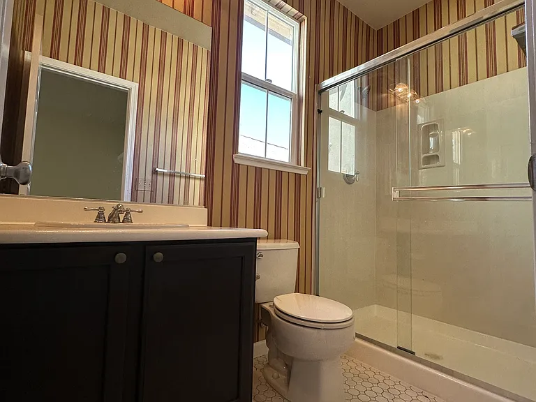 322 S Central Pkwy — Photo 16