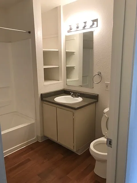 Villa Serena Apartments — Photo 4