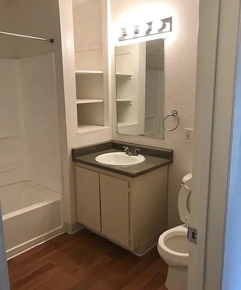 Villa Serena Apartments — Photo 4