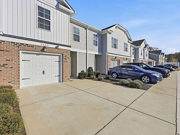 2nd image of 2437 Fieldsway Dr