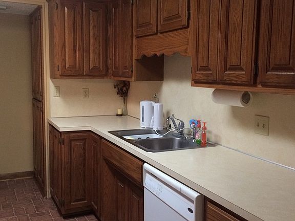 3rd image of 3 Cooper Ln