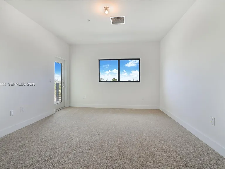 4413 NW 9th St — Photo 14