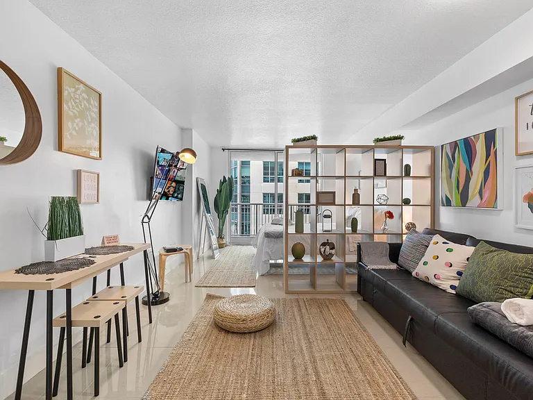 1 SE 12th St #32-ID1026152P — Photo 7