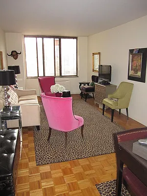 Rented by Newell and Assoc. | media 10