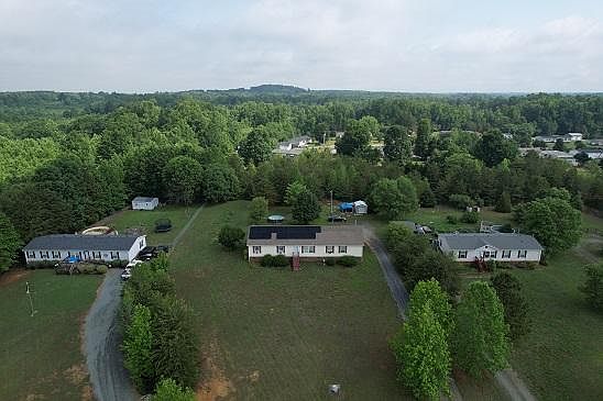 3rd image of 6653 Oak Hollow Dr