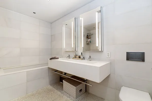 Rented by Douglas Elliman | media 24