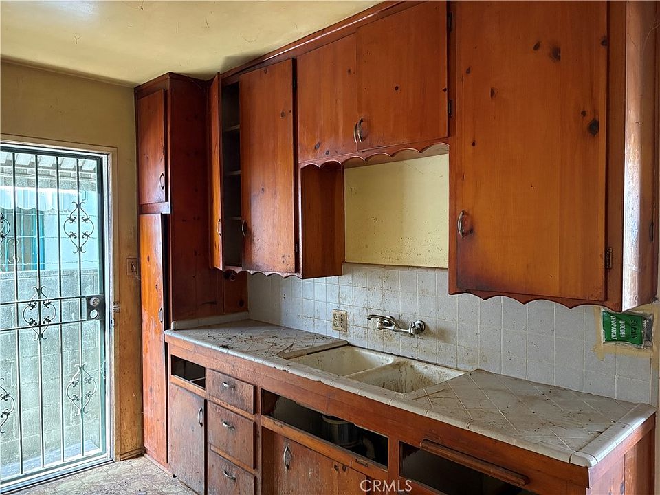 2nd image of 5179 Inglewood Blvd