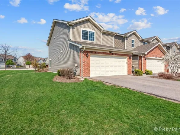 1297 W Lake Dr, Cary, IL 60013