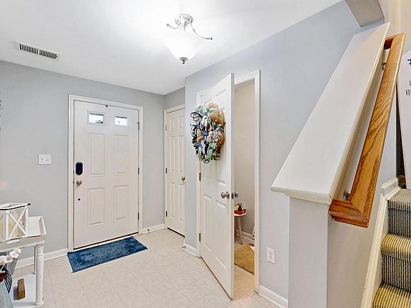 3rd image of 28508 Ferndale Rd