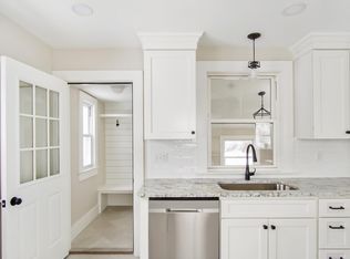 31 W Main Rd, Portsmouth, RI 02871