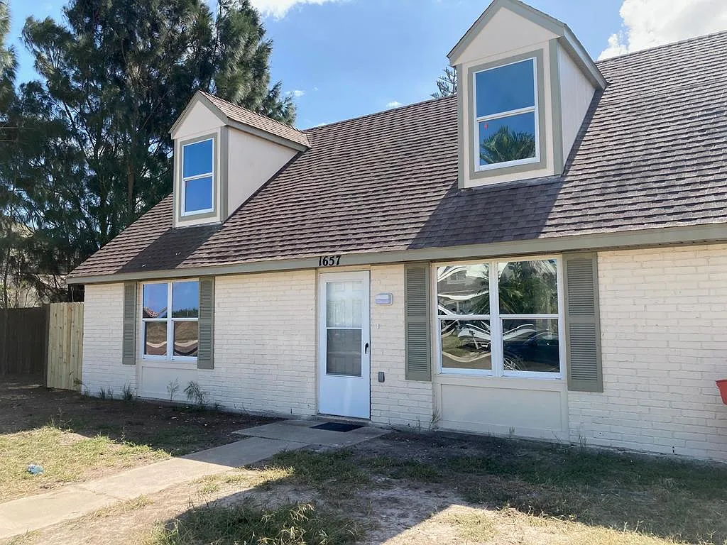 4 bed, 2.0 bath, 1739 sqft, $2,450 — Photo 1
