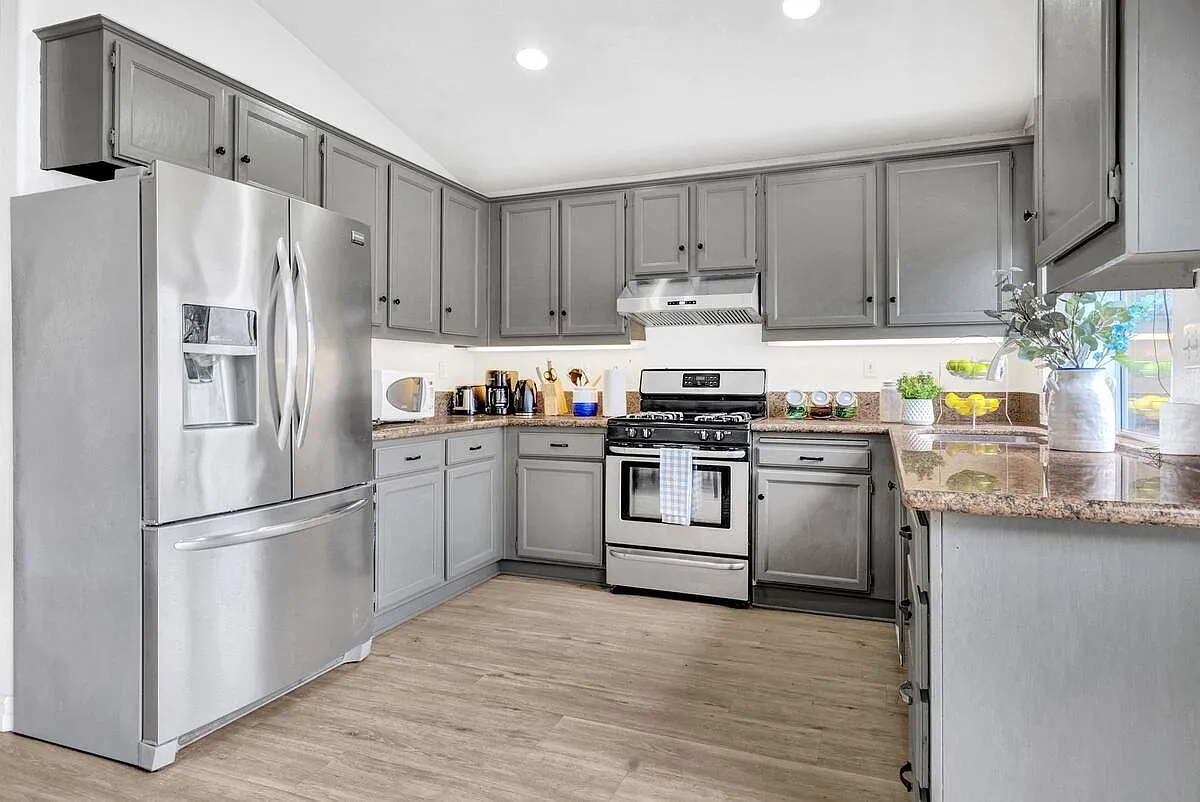 25531 Crockett Ln — Photo 2