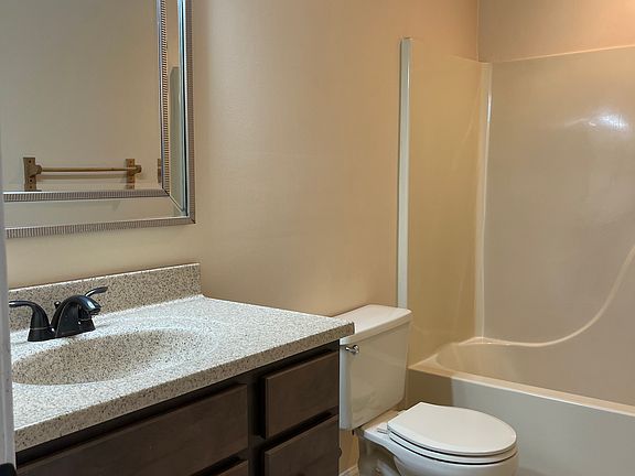 5th image of 1602 Campbell St #1