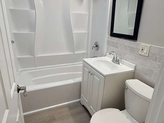 5th image of 67 Woodlawn Cir #1