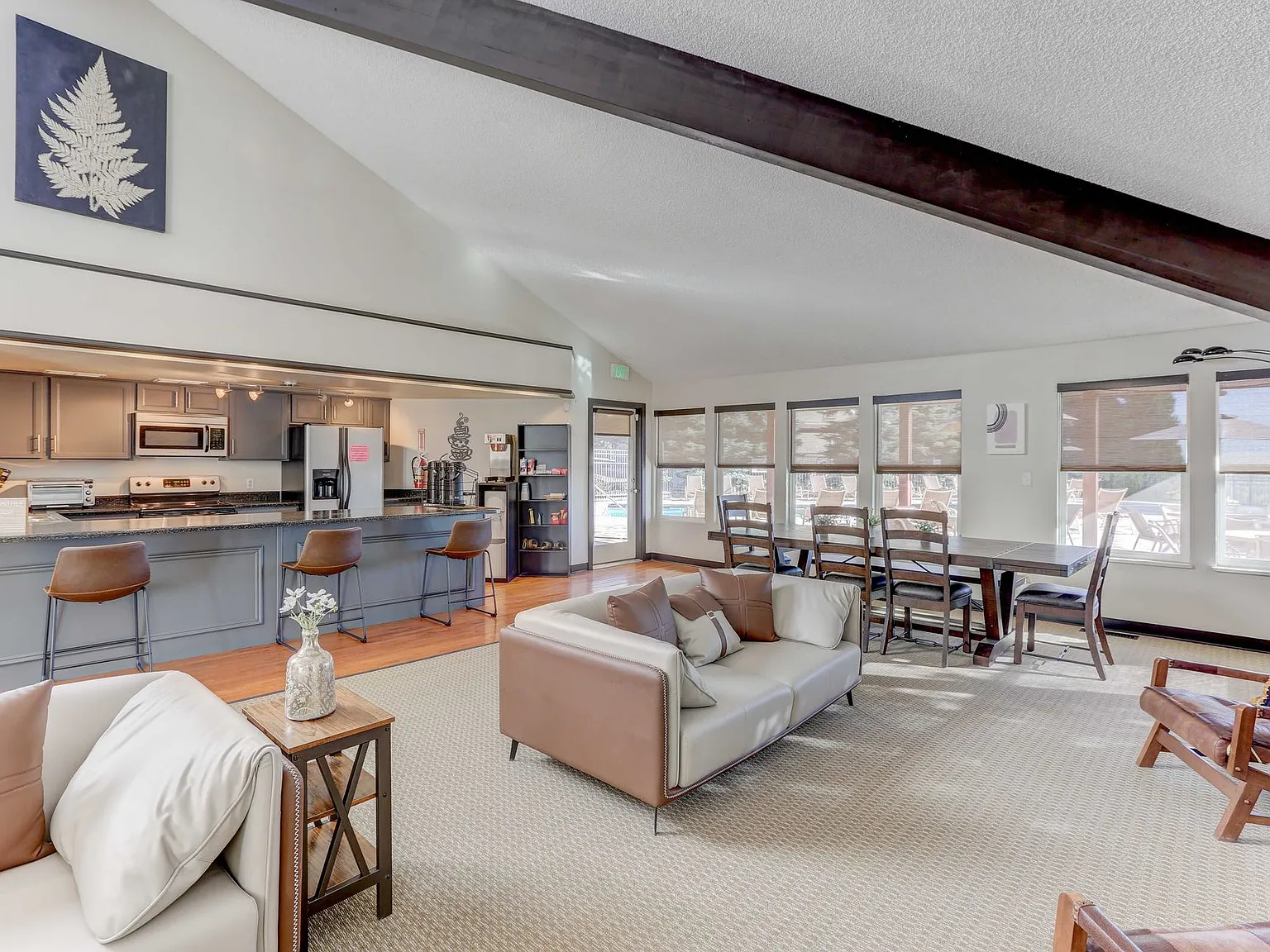 Americana Lakewood Apartments — Photo 2