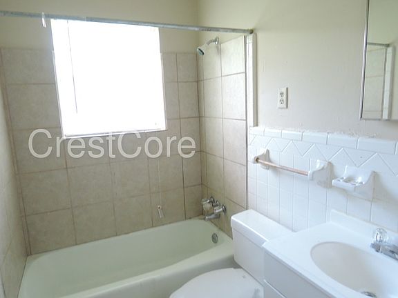 3rd image of 6275 Foxbriar Dr