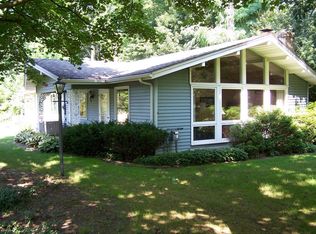 715 Lagrange Dr, Lake Geneva, WI 53147