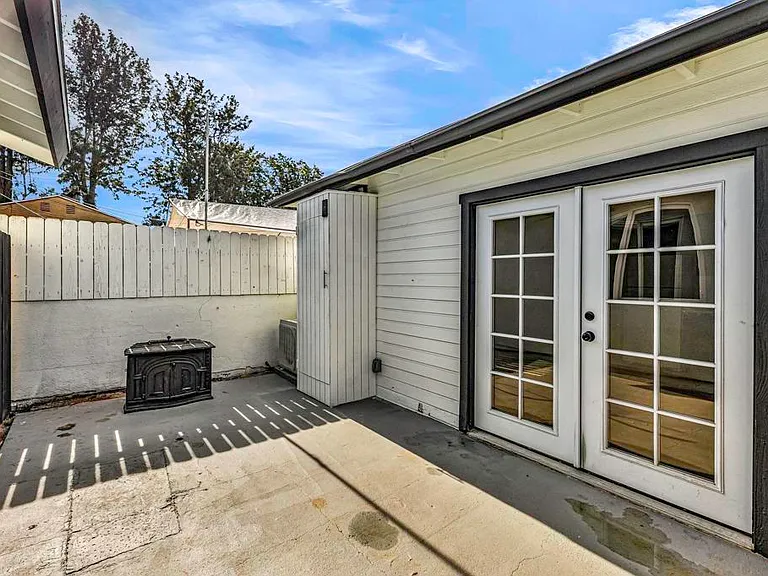 2029 E Ave — Photo 11