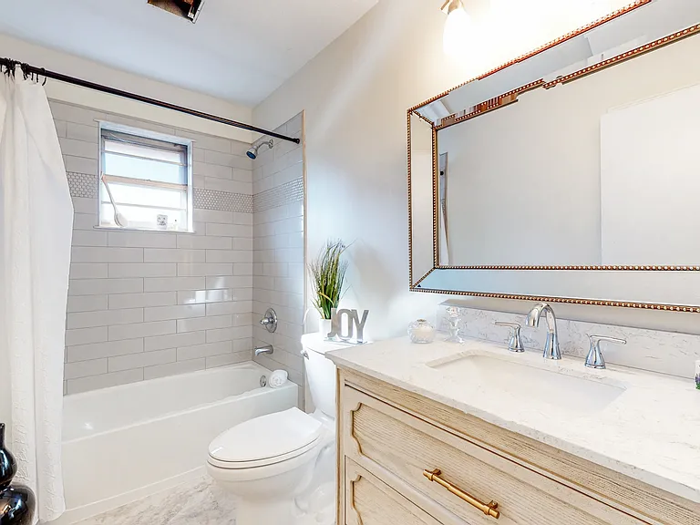 142 Topfield Rd #4 — Photo 8