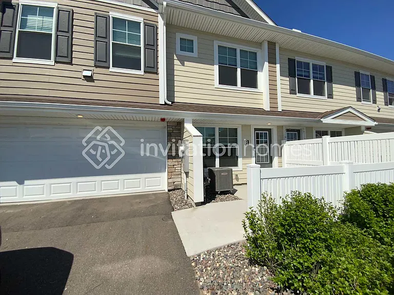10948 Yalta St #B — Photo 1