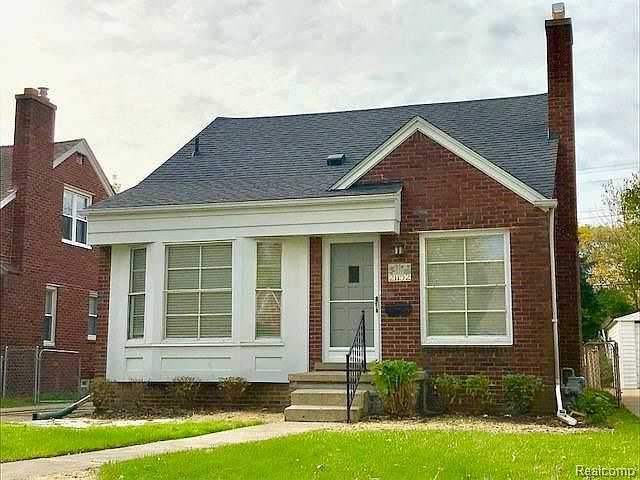 1st image of 21152 Kenmore Ave