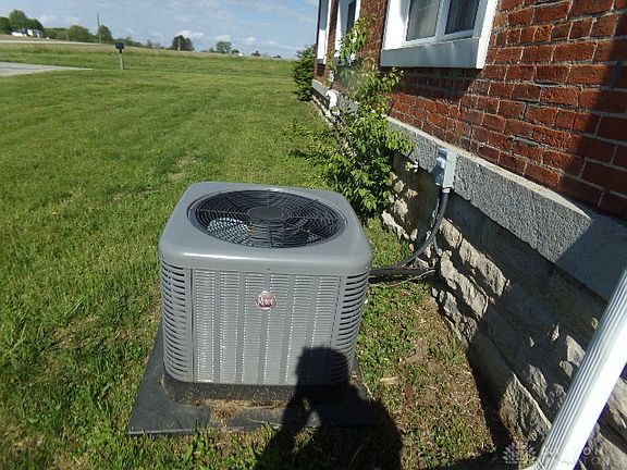 3rd image of 9681 N Spiker Rd