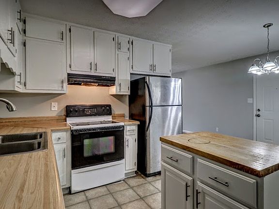 4th image of 912 Oregano Ct SE