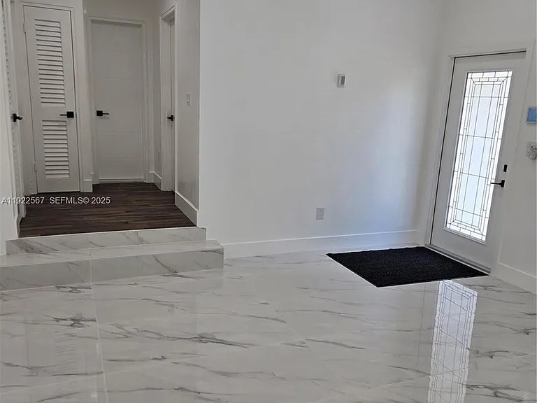 987 NE 145 N — Photo 9