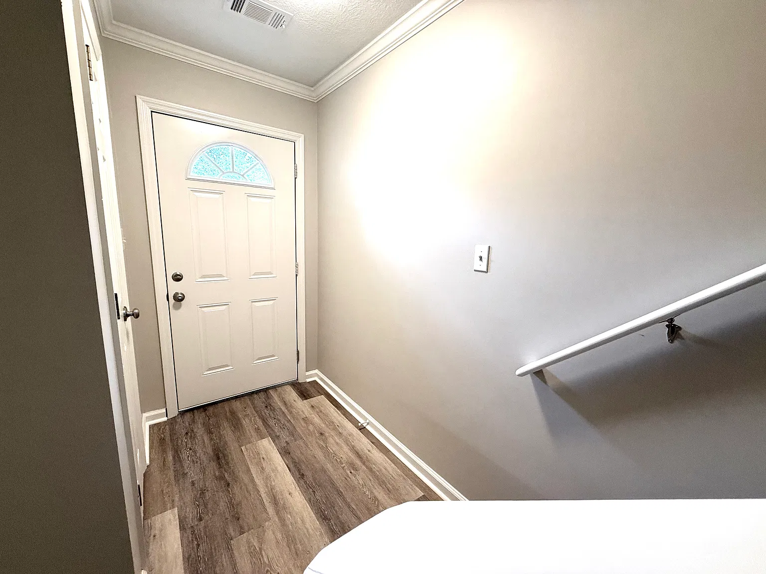 2 bed, 2.5 bath, 1192 sqft, $1,350 — Photo 2