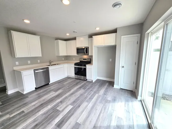13684 Kaylemore Trl, Rosemount, MN 55068