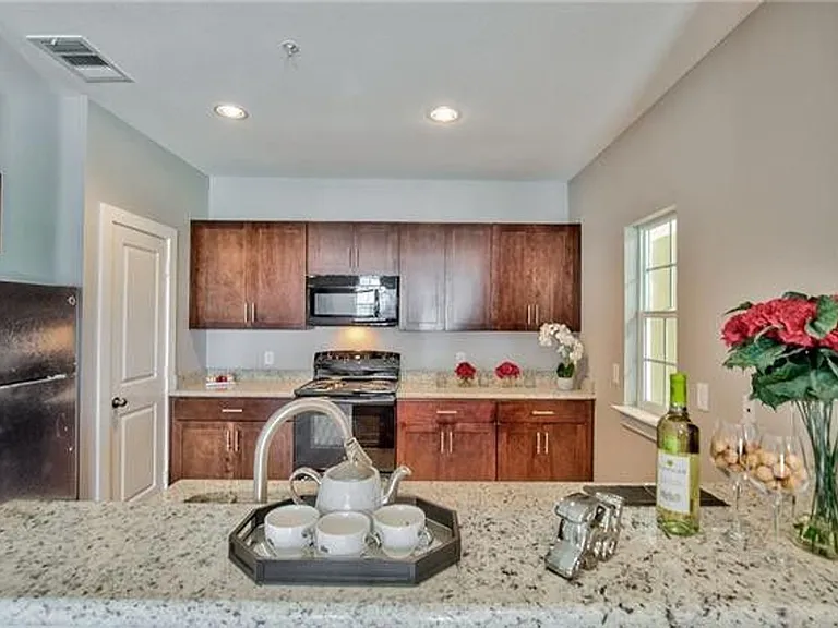 13601 Pinnacle Cir W — Photo 39