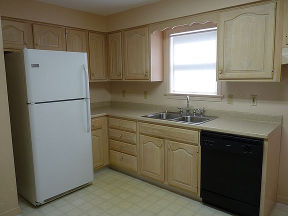 3rd image of 34 Bonticou View Dr