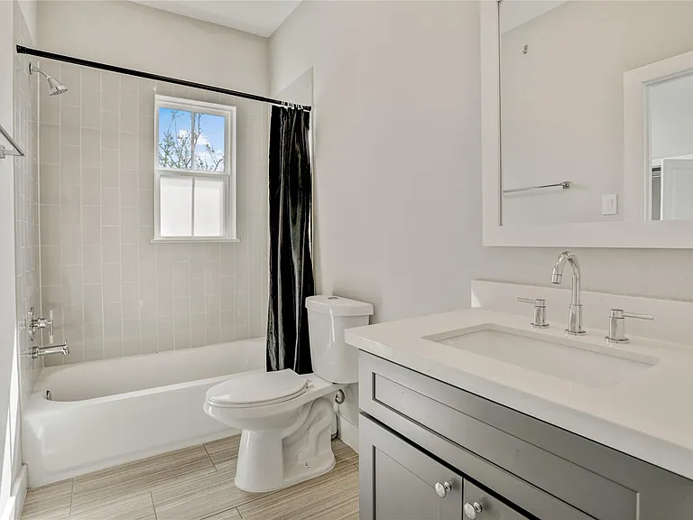 2413 Chapman St — Photo 14