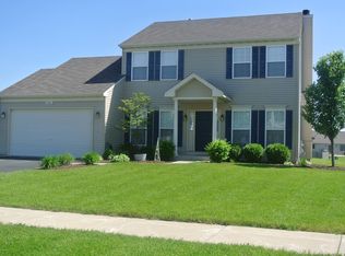 906 Autumn Ridge Rd, Sandwich, IL 60548