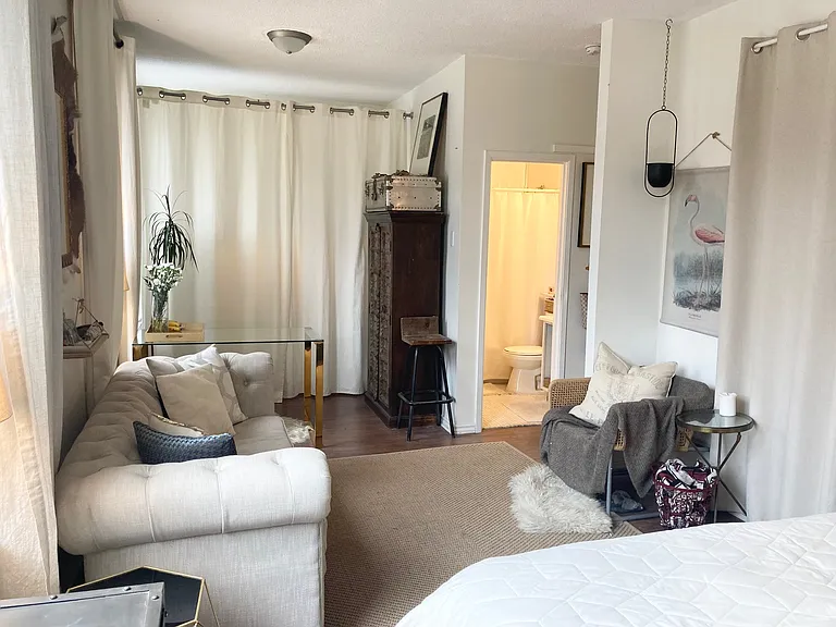225 Gladstone Ave — Photo 94
