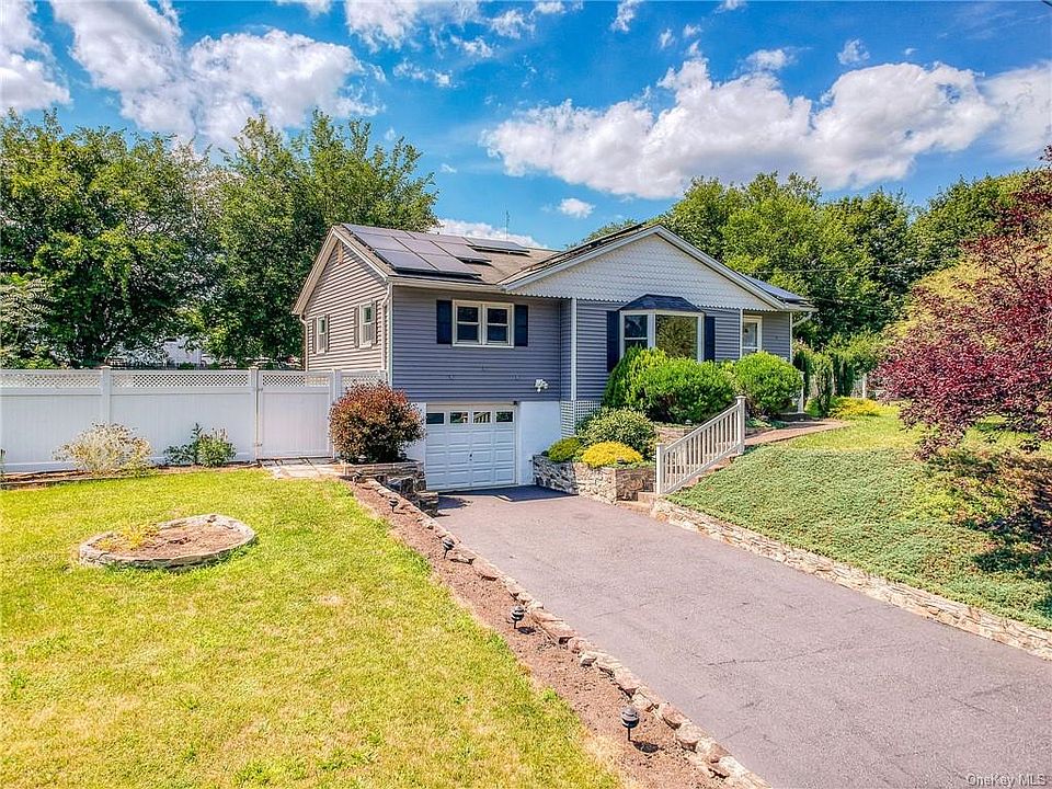 1st image of 60 Continental Dr