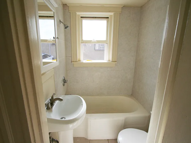 1415 E 9th Ave #3 — Photo 3